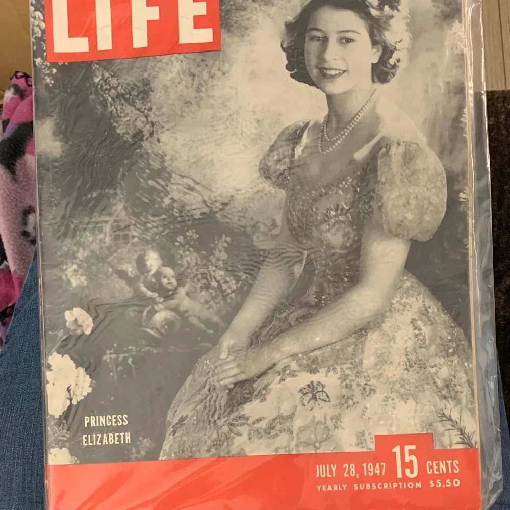 Vintage LIFE Magazine July 28, 1947.
Princess Elizabeth on Cover - Picture 1 of 2